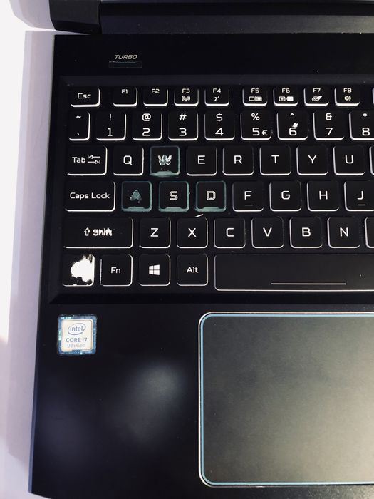 Acer Predator Helios 300 – USZKODZONY – GTX 1660 Ti / Intel Core i7 9. gen