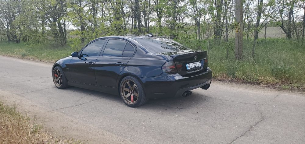 Продам бмв е90 320