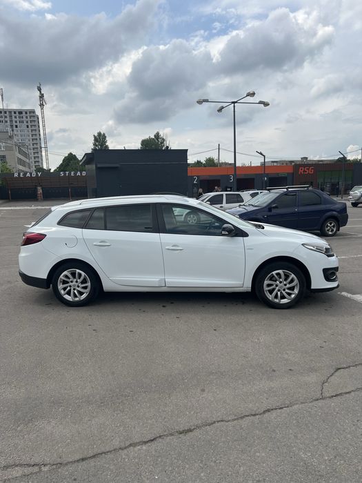 Сдам в аренду рено меган 3 2015 год  Выкуп!!!