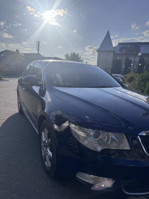 Машина skoda super b 2008