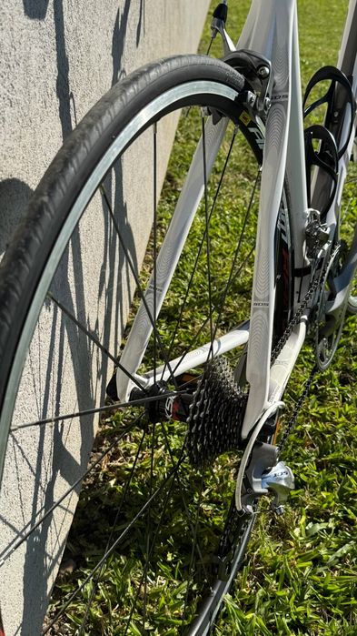 Bicicleta de Estrada Scott CR1 Team – Quadro em Carbono (como nova)