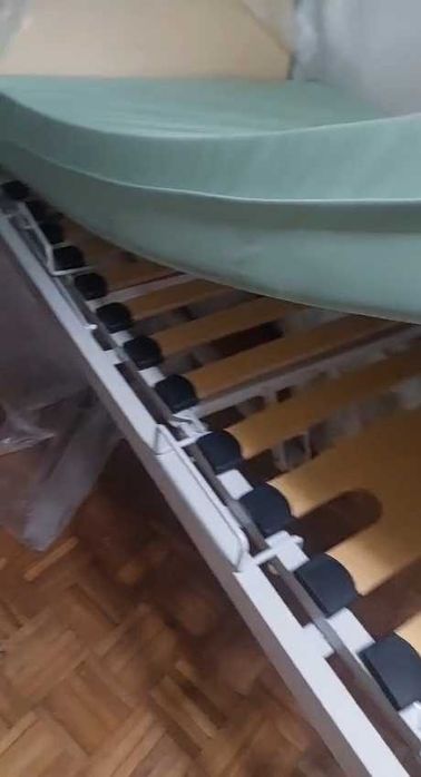 cama articulada de cuidados