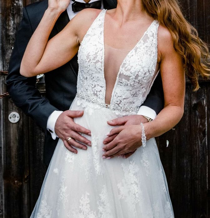 Suknia ślubna sukienka odkryte plecy głęboki dekolt tren