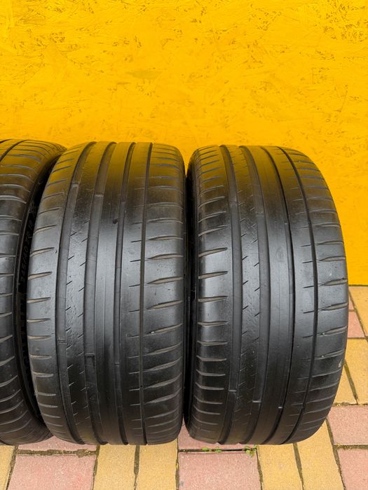 Шини Резина 245.40 R18 Michelin Pilot Sport Літо
