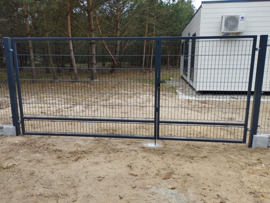 Panele ogrodzeniowe, ogrodzenie panelowe, panel fi4 montaż z montażem