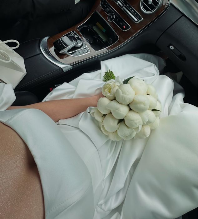 Весільна атласна сукня нареченої,свадебное платье айвори