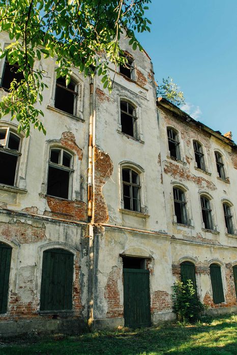 Продаж історичного комплексу біля Львова!