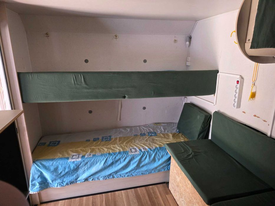 Vendo caravana com avançado