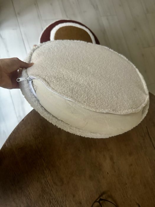 Podnóżek z lat 70. z poduszką - unikat po renowacji - bouclé