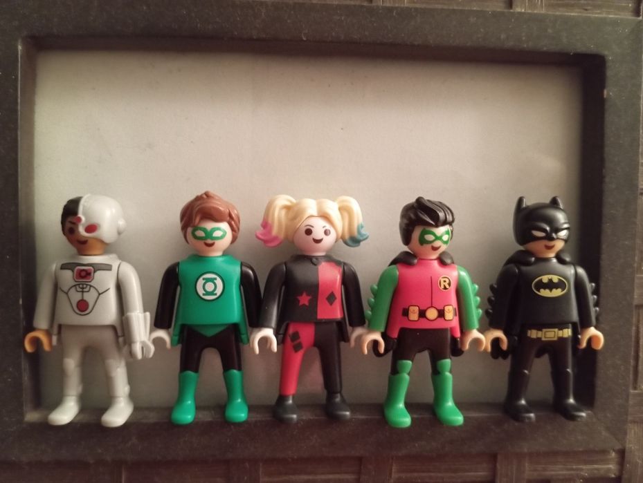 Playmobil DC Kinder ( troca ou venda )