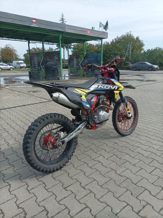 Продам мотоцикл кові адванс 300