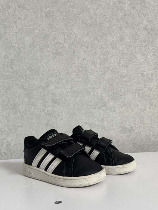 Дитячі кросівки adidas 21 розмір