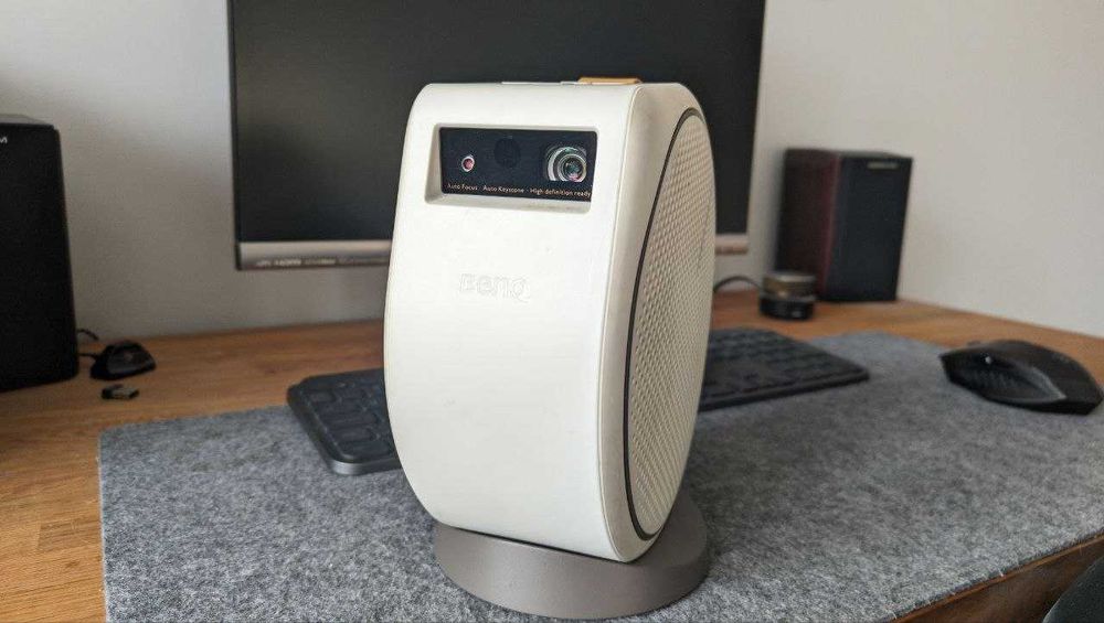 Projektor przenośny BenQ GV30 Biały pilot akcesoria