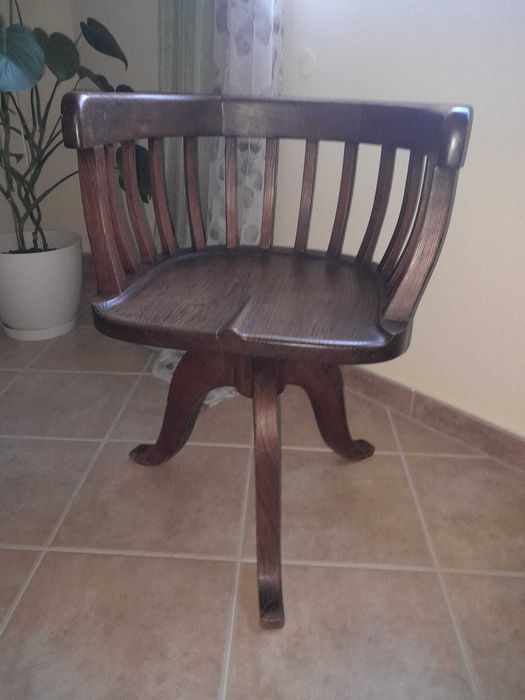 Secretária e Cadeira em Madeira Antiga (Casquinha)