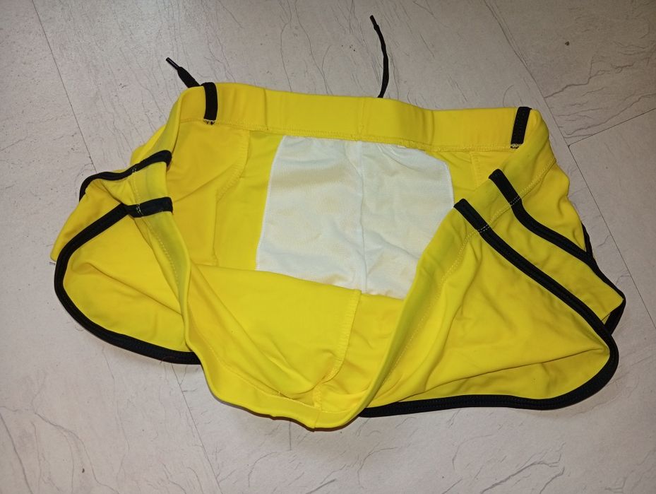 Жовті спортивні ретро-шорти dolphin shorts, спортивні мікро шорти