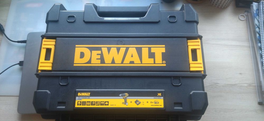 NOWA wkrętarka udarowa DEWALT DCD709P2T 18V