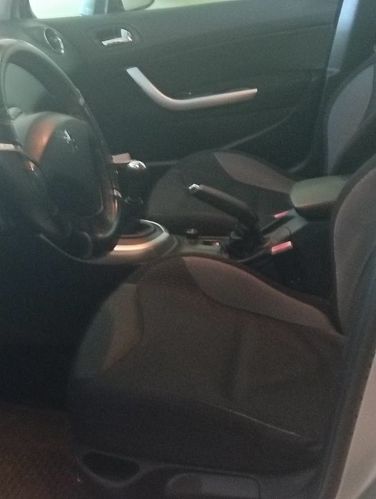 Peugeot 308 1.6 HDI 115cv versão sport com teto panorâmico de 2008 — photo 3
