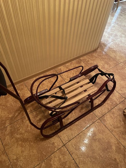 Зимние санки для ребенка