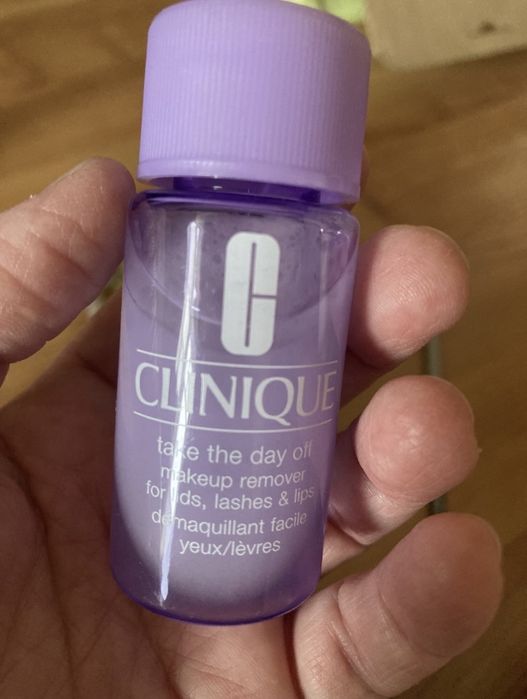 Средство для снятия макияжа CLINIQUE