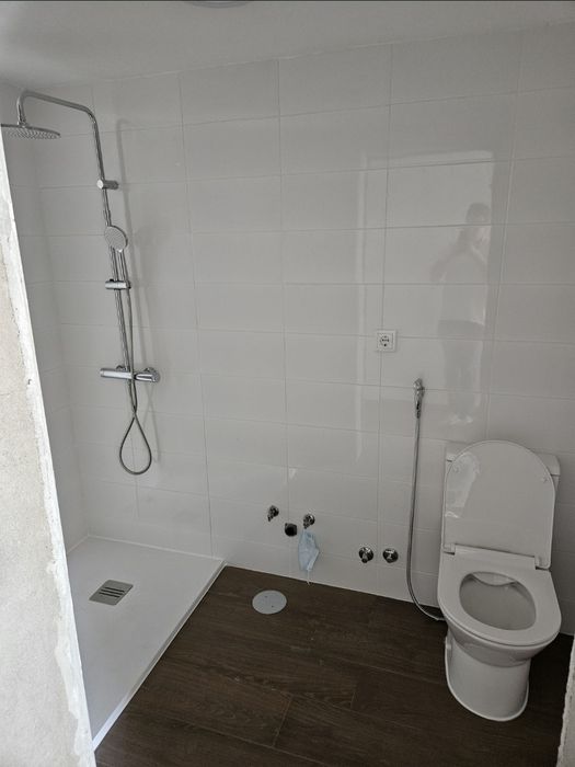 Aluga-se espaço comercial