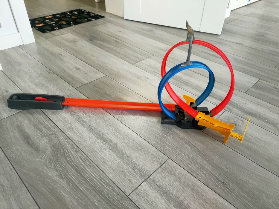 Zestaw Hot Wheels Podwójna pętla