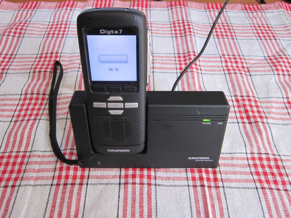 Cyfrowy Dyktafon Grundig GDM 7030 Digta 7 i Stacja Dokująca GCM 4470