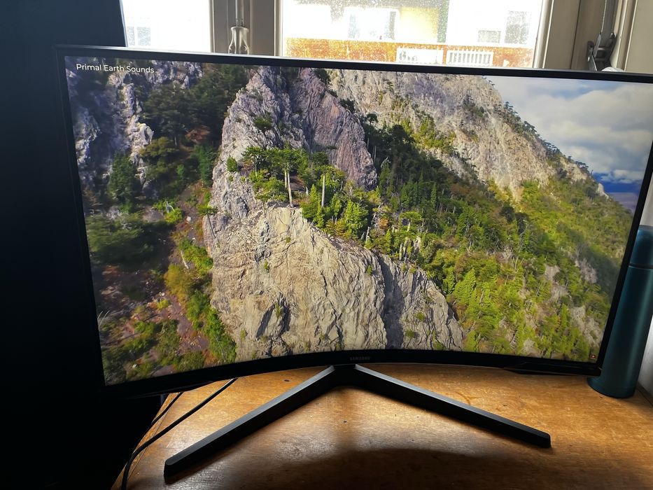 Samsung Odyssey G5 32 inch curved Monitor 2K resolution