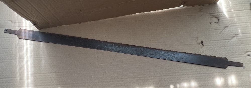 Folha de serra antiga