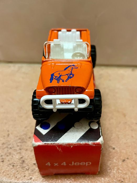 Miniatura carro Corgi - Jeep 4x4