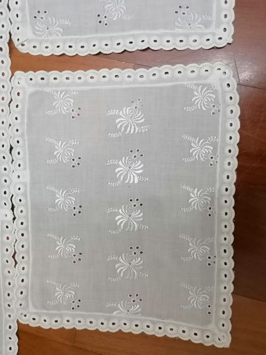 Conjunto de 3 panos bordados
