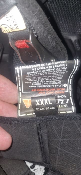 Продам мотошолом  LS2 MX436