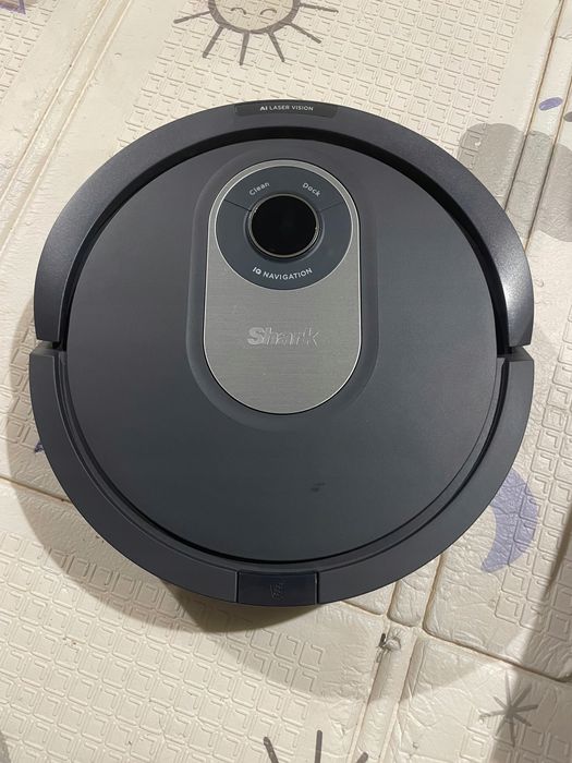 Robot sprzątający Shark RV2001EU srebrny/szary