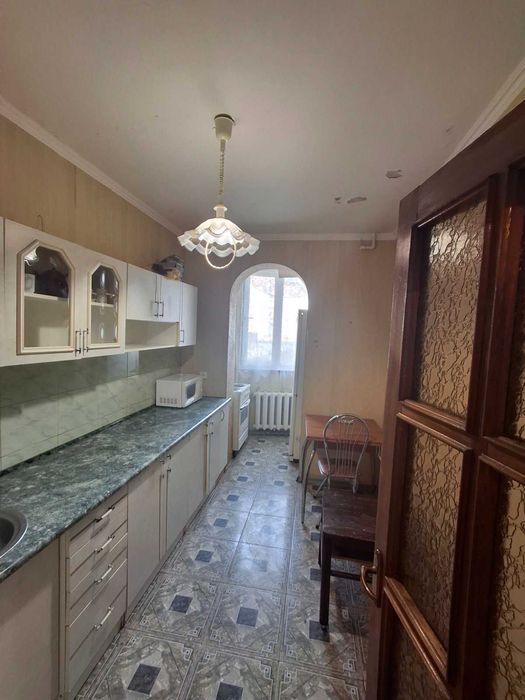 (13/4) Продам 1-кімнатну квартиру на вул. Небесної сотні/ Інглезі