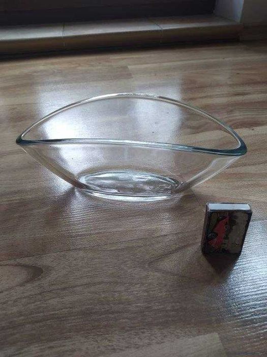 Salaterka z grubego szkła