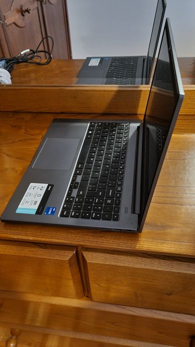 Samsung Laptop with Intel Core i5, 8GB RAM, 256GB SSD64551116340481121