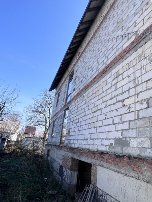 Продам будинок в центрі міста