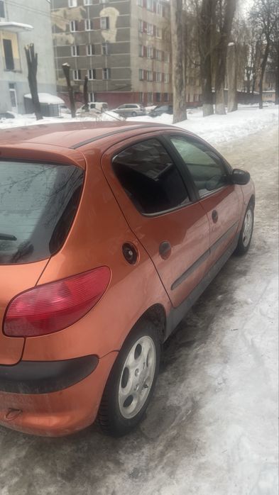 Пежо 206 бензин 1,4 рік 1999