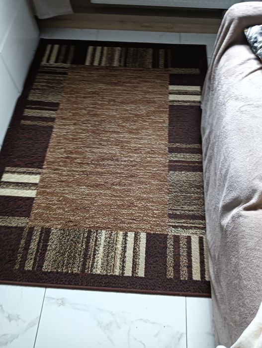 Sprzedam dywan 1.20 x 1.70 i chodnik 3mx 0.8 m . Komplet