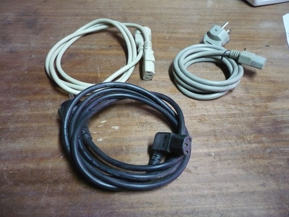 Cabos de alimentação para computador