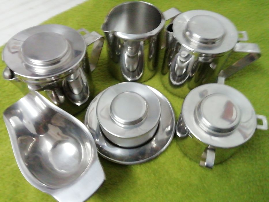 Serviço de inox novo