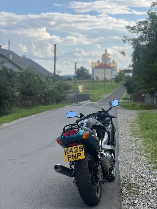 Kawasaki zzr 600