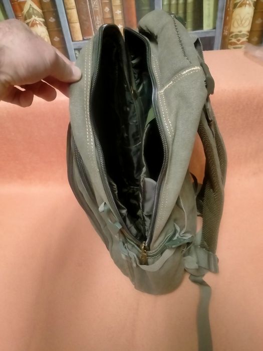 Продам рюкзак для школи , ноутбука