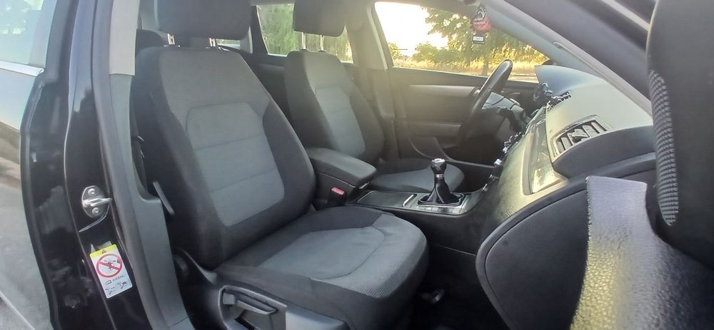 Volkswagen passat variant 1.6tdi 2012 com 150000km  aceito retomas