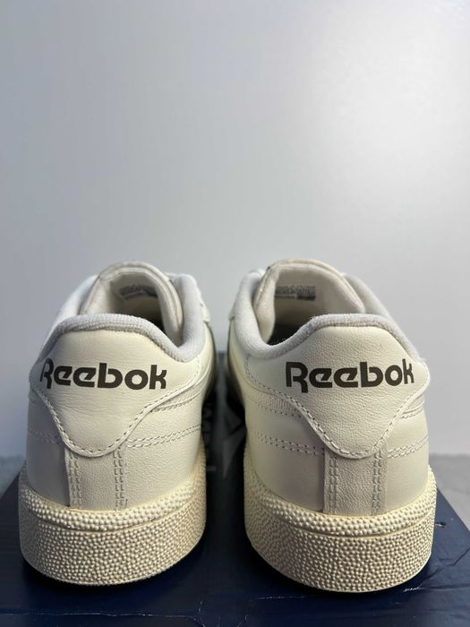 Buty damskie białe skórzane trampki Reebok Club C 85, rozmiar 38,5