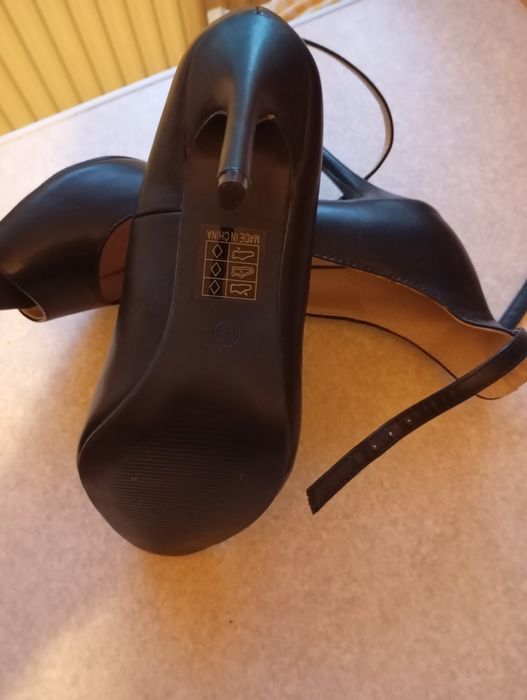 Szpilki czarne wysokie