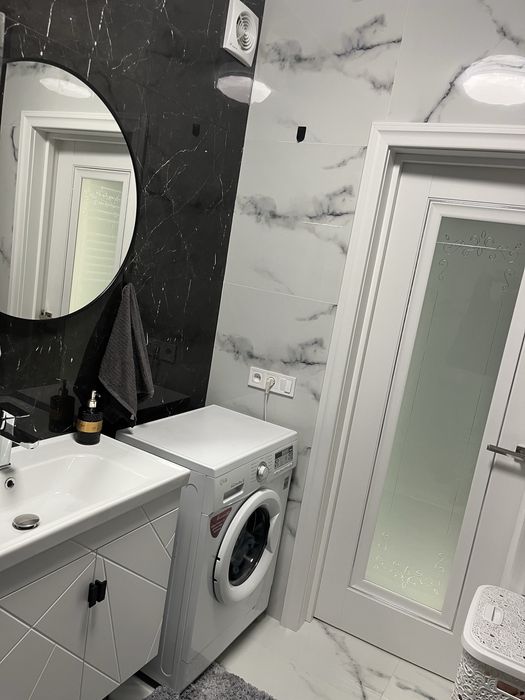 Двокімнатна квартира з меблями та технікою