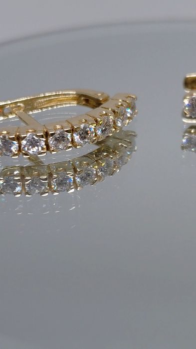 Золотые серьги с бриллиантами