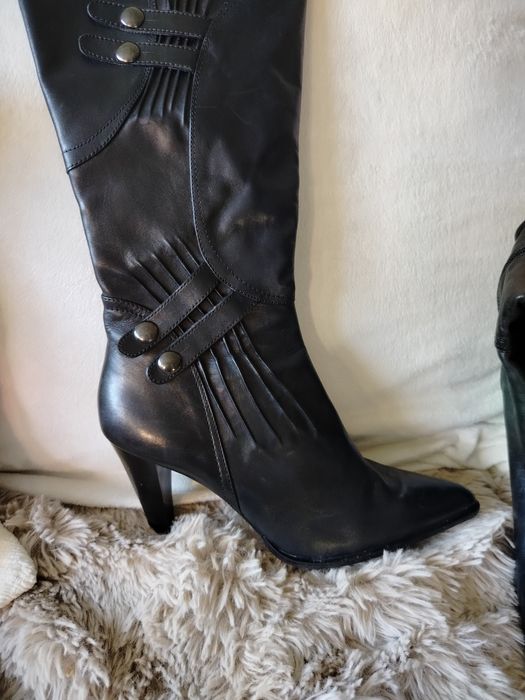 Sprzedam skórzane kozaki