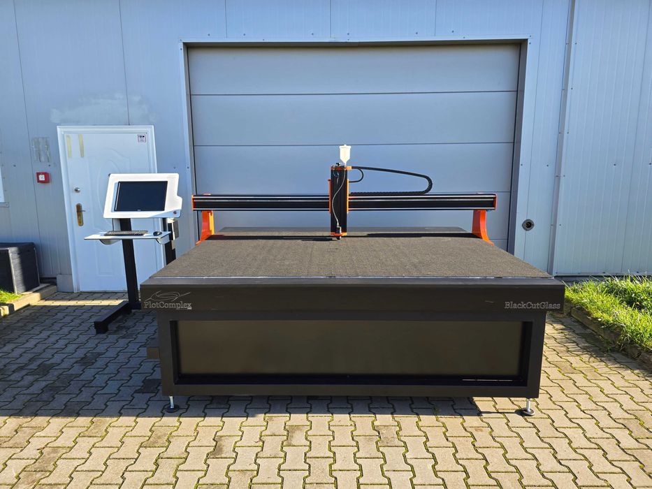 Ploter do cięcia szkła CNC BlackCutGlass 2617 – rozkrój szkła