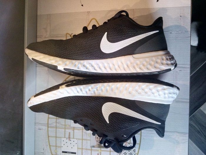 Buty NIKE - Revolution 5